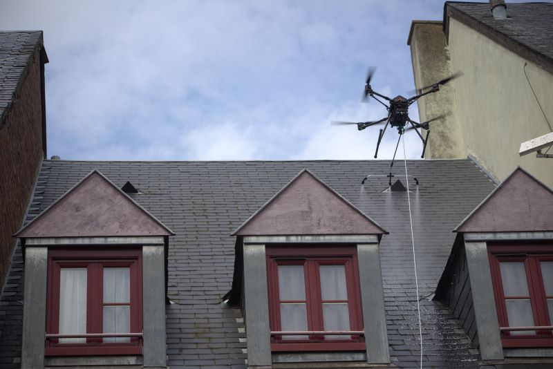 Nettoyage toiture par drone