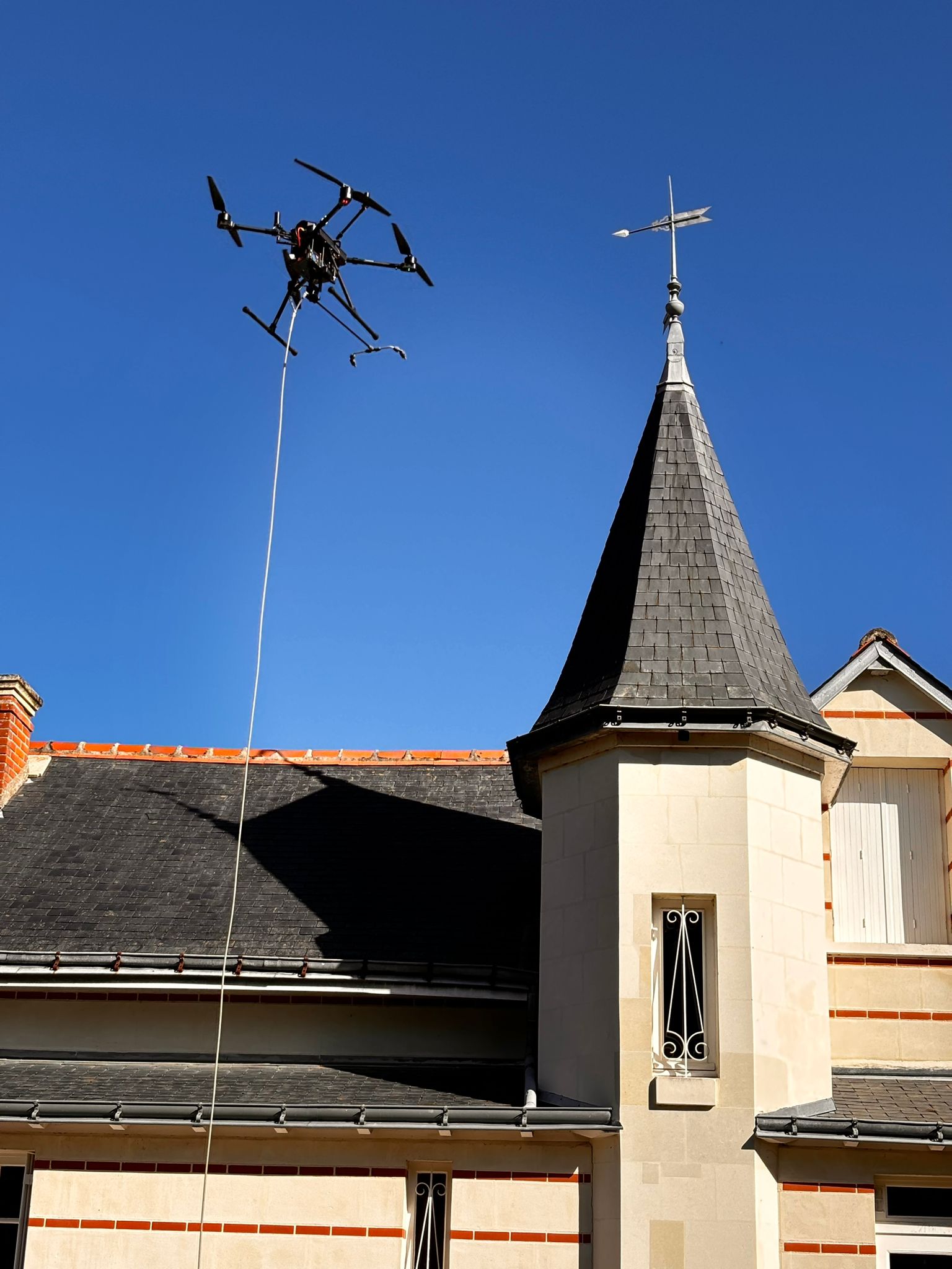 Nettoyage éolienne par drone